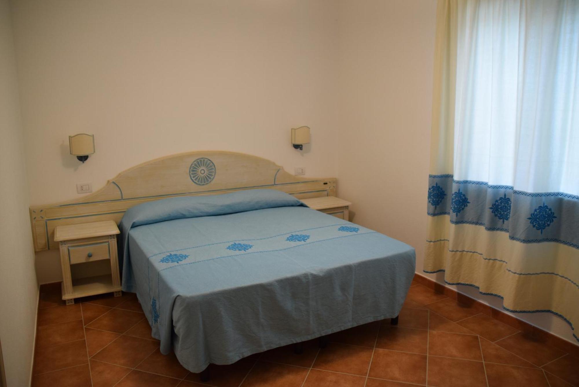 Residence Leonardo Da Vinci Orosei Buitenkant foto